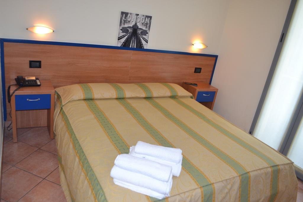 Hotel Iride Stazione Lambrate Citta Studi Milano Værelse billede