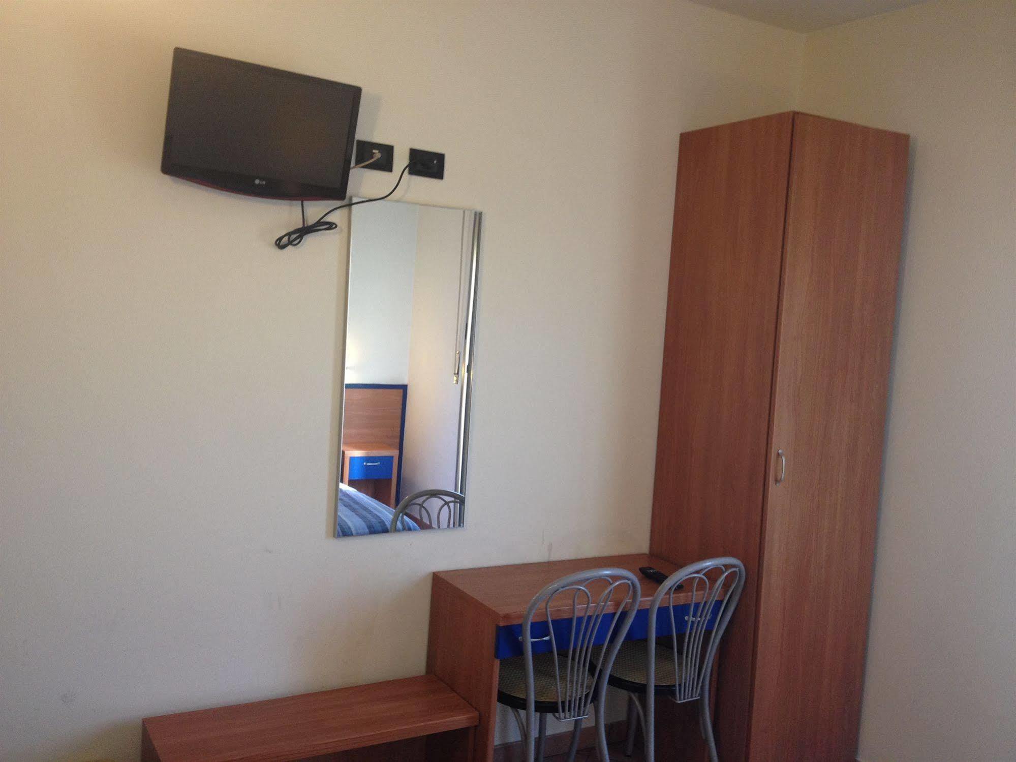 Hotel Iride Stazione Lambrate Citta Studi Milano Eksteriør billede